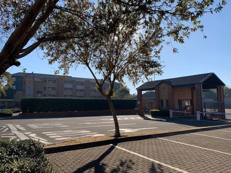 Apartment For Sale in Heuweloord, Centurion - Photo 3
