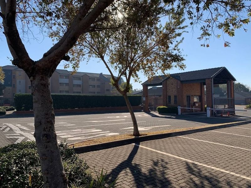 Apartment For Sale in Heuweloord, Centurion - Photo 1