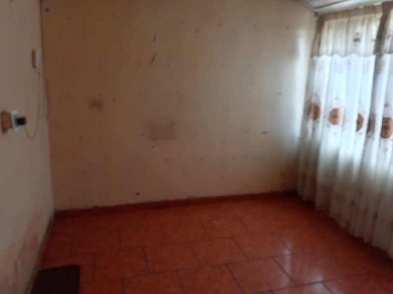 2 Bedroom House To Rent in Senaoane, Soweto - Photo 4