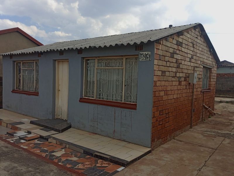 2 Bedroom House To Rent in Senaoane, Soweto - Photo 5