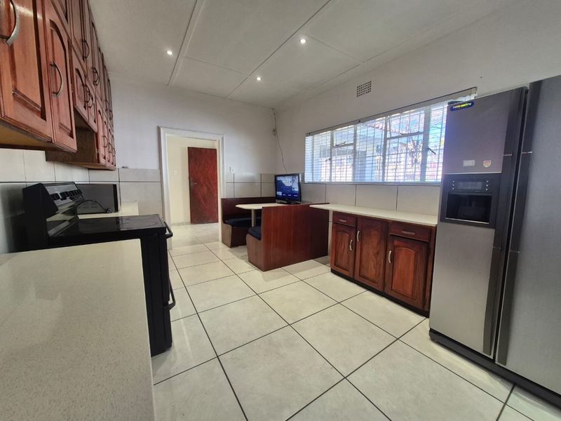 Discover Exceptional Family Living. A stunning Freestanding home in sought-after Monument - Photo 9