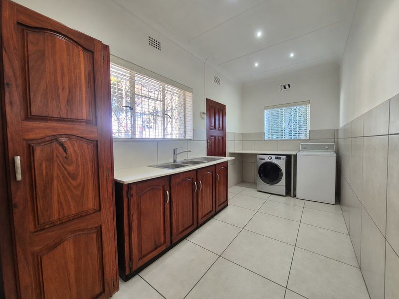 Discover Exceptional Family Living. A stunning Freestanding home in sought-after Monument - Photo 8