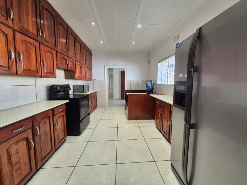 Discover Exceptional Family Living. A stunning Freestanding home in sought-after Monument - Photo 6