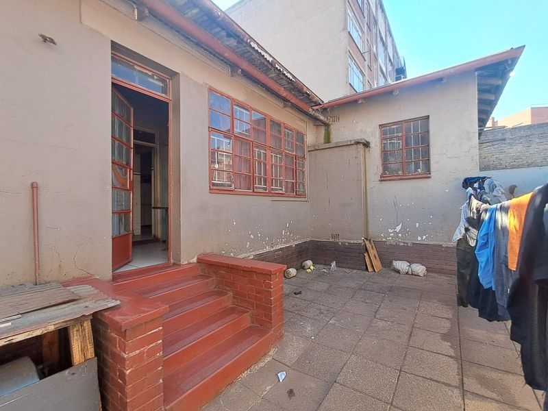House For Sale in Yeoville, Johannesburg - Photo 7