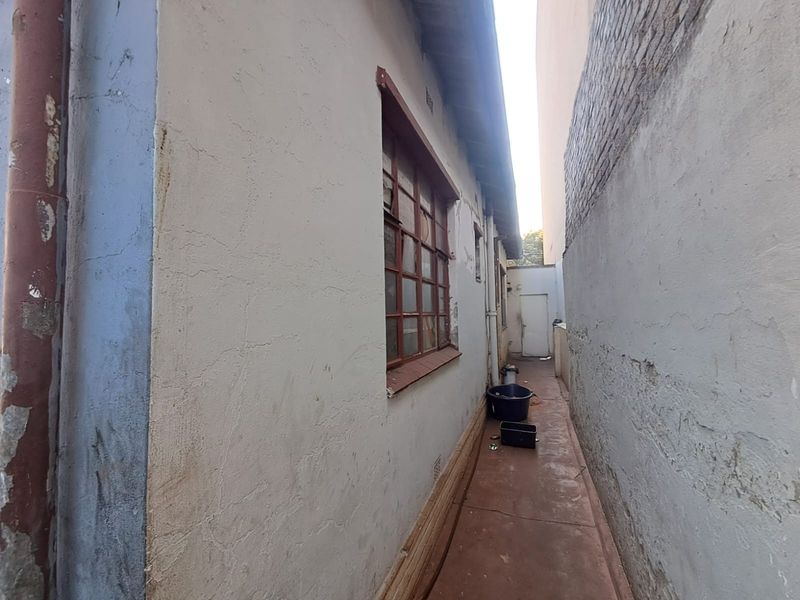 House For Sale in Yeoville, Johannesburg - Photo 6