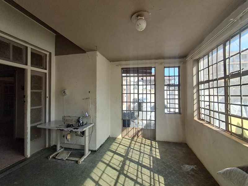 House For Sale in Yeoville, Johannesburg - Photo 3