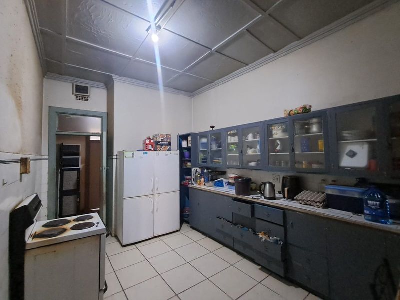 House For Sale in Yeoville, Johannesburg - Photo 2