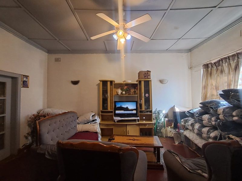 House For Sale in Yeoville, Johannesburg - Photo 4