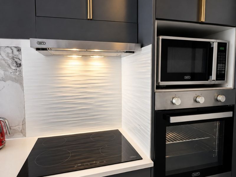 Beautifully Renovated Ground Floor Apartment with Exceptional Investment  |  Glenanda - Photo 6