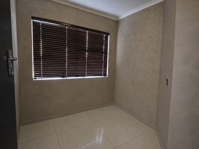 Beautifully Renovated Ground Floor Apartment with Exceptional Investment  |  Glenanda - Photo 10