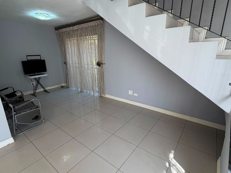 Three Bed Double Storey Home in Northriding - Photo 6