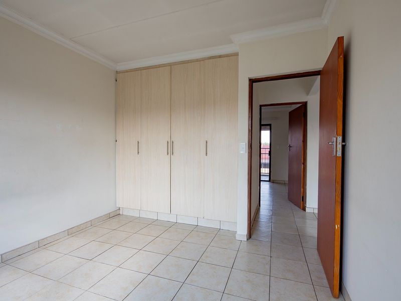 2 Bedroom Apartment to let Heidelberg Central - Photo 8