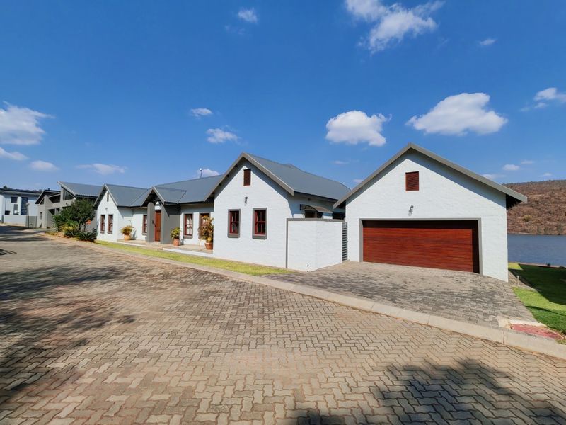 Waterfront Living at Its Finest - Fish Eagle Bay Waterfront Estate Bela Bela Limpopo - Photo 3