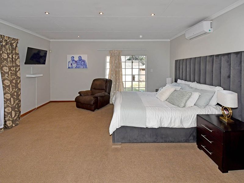 4 Bedroom freestanding House in Blairgowrie - Photo 6