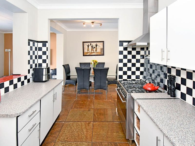 4 Bedroom freestanding House in Blairgowrie - Photo 9