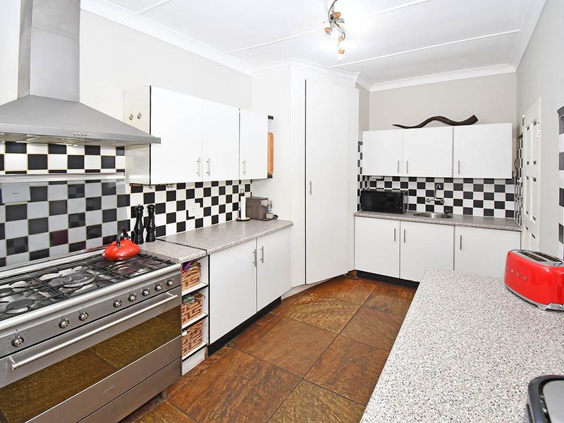 4 Bedroom freestanding House in Blairgowrie - Photo 2