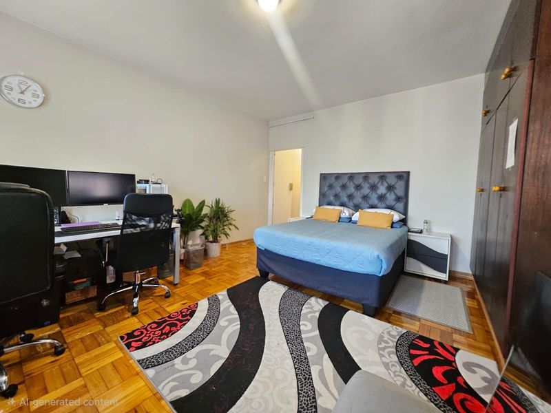 Charming 2 Bedroom First Floor Apartment with Spacious Living Areas - Photo 9