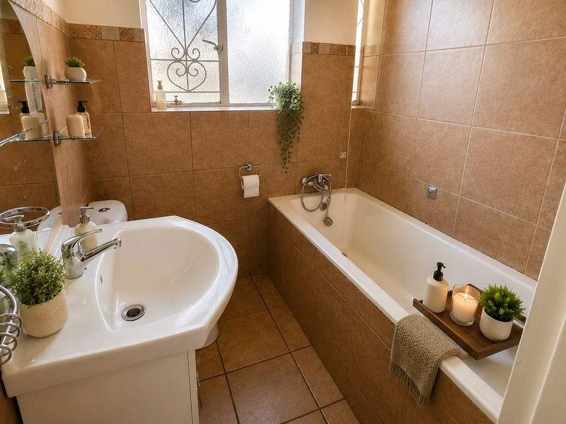 Versatile Family Living with a Stylish Flatlet in the Heart of Northmead - Photo 9