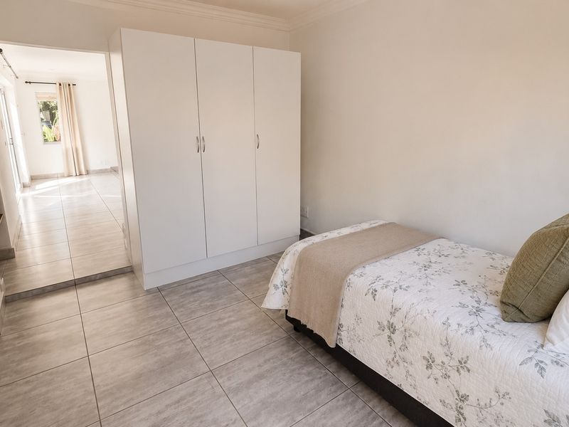Versatile Family Living with a Stylish Flatlet in the Heart of Northmead - Photo 6