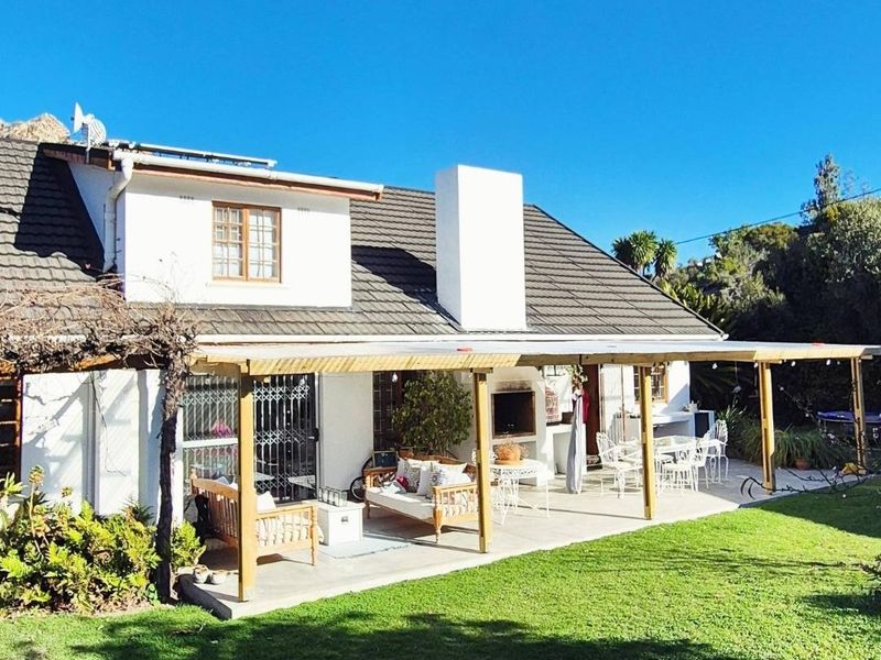 Your Own Private Montagu Retreat - With the Flexibility to Earn While You Are Away - Photo 2