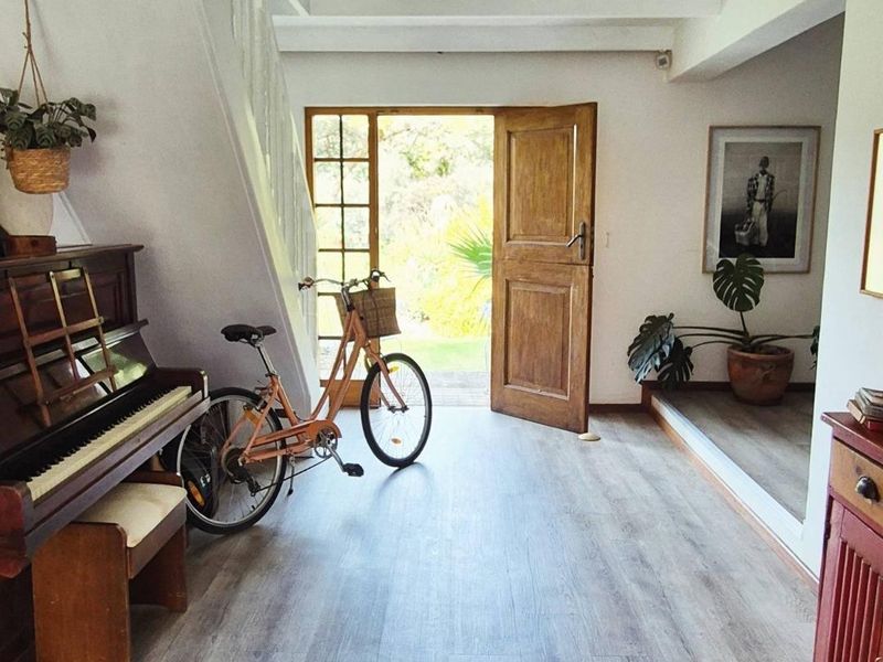 Your Own Private Montagu Retreat - With the Flexibility to Earn While You Are Away - Photo 3