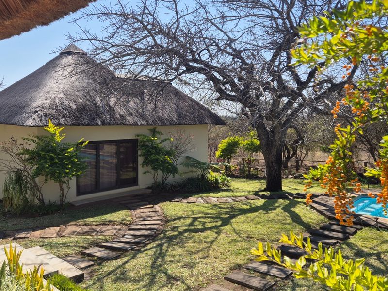 Magnificent Private Home with Flatlet  For Sale in Blyde Wildlife Estate, Hoedspruit - Photo 7