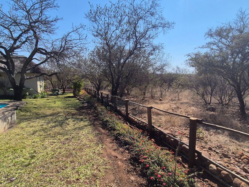 Magnificent Private Home with Flatlet  For Sale in Blyde Wildlife Estate, Hoedspruit - Photo 10