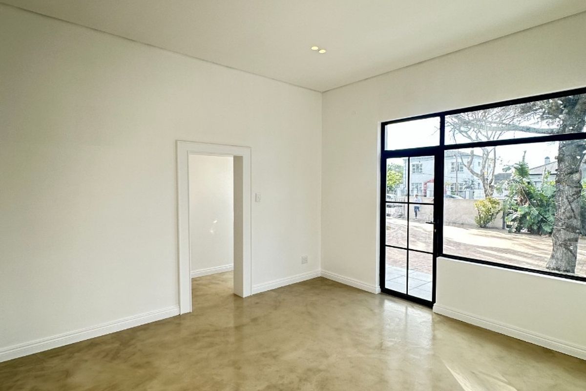 Renovated Office Space to Let in Rondebosch East - Photo 4