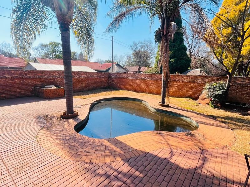 House For Sale in Rooihuiskraal North, Centurion (MR647786) - Photo 4