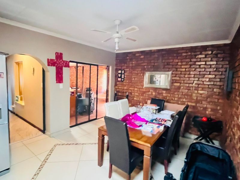House For Sale in Rooihuiskraal North, Centurion (MR647786) - Photo 10