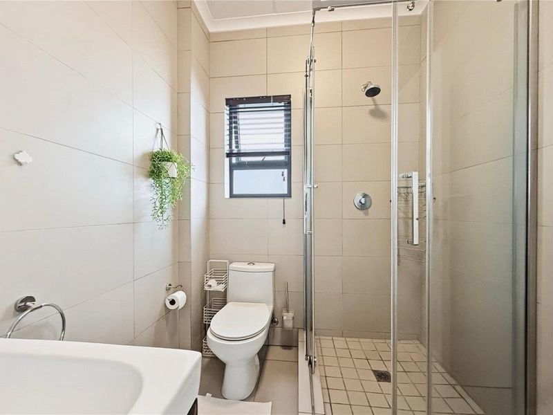 Stylish Loft Apartment Offering Modern Estate Living in the Heart of Dainfern - Photo 4
