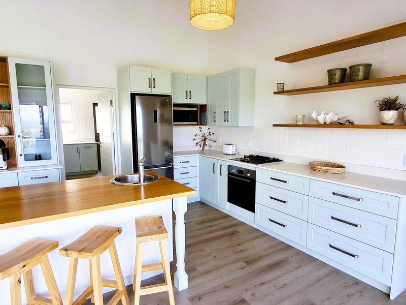 House For Sale in Stilbaai Wes, Stilbaai - Photo 2