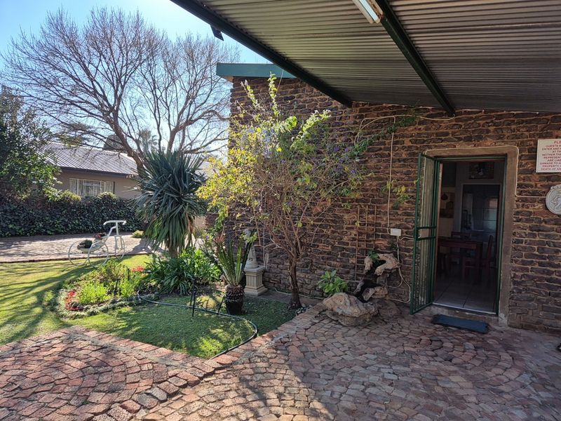 Guest House For Sale in Potchefstroom Central, Potchefstroom, North West - Photo 2
