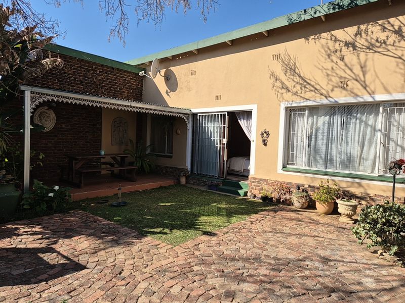 Guest House For Sale in Potchefstroom Central, Potchefstroom, North West - Photo 10