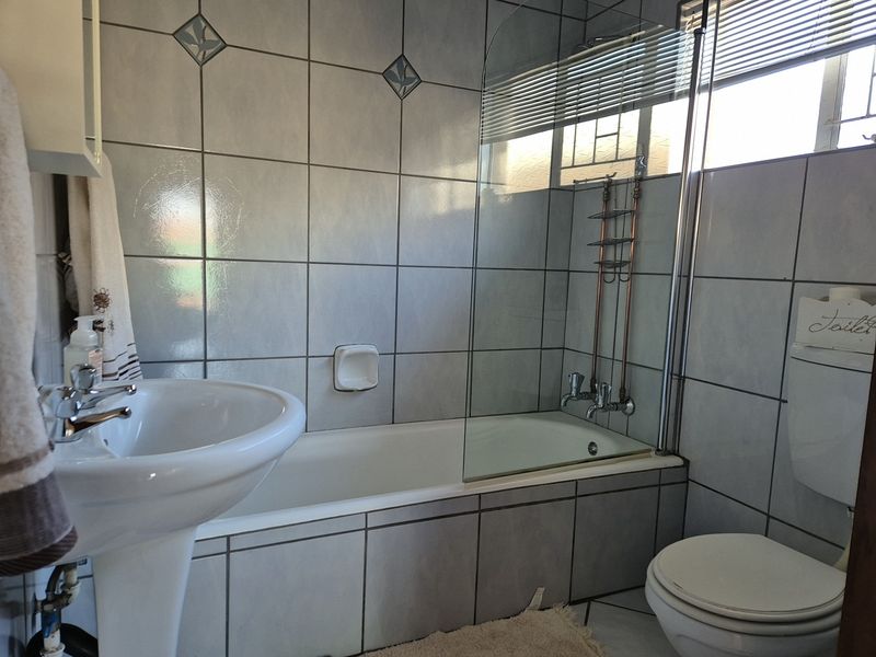 Guest House For Sale in Potchefstroom Central, Potchefstroom, North West - Photo 9