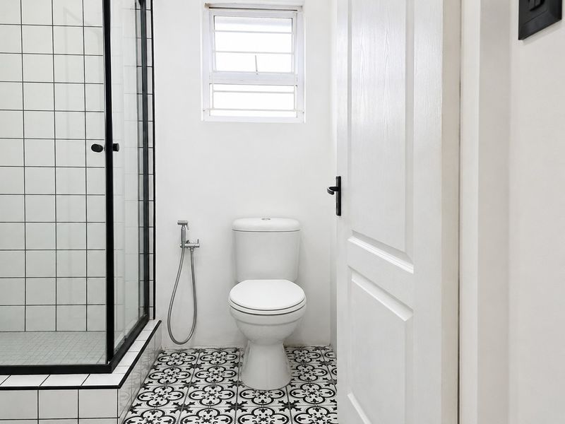 NEAT, MODERNISED 2-BEDROOM HOME IN HEIDEVELD: TO LET - Photo 6
