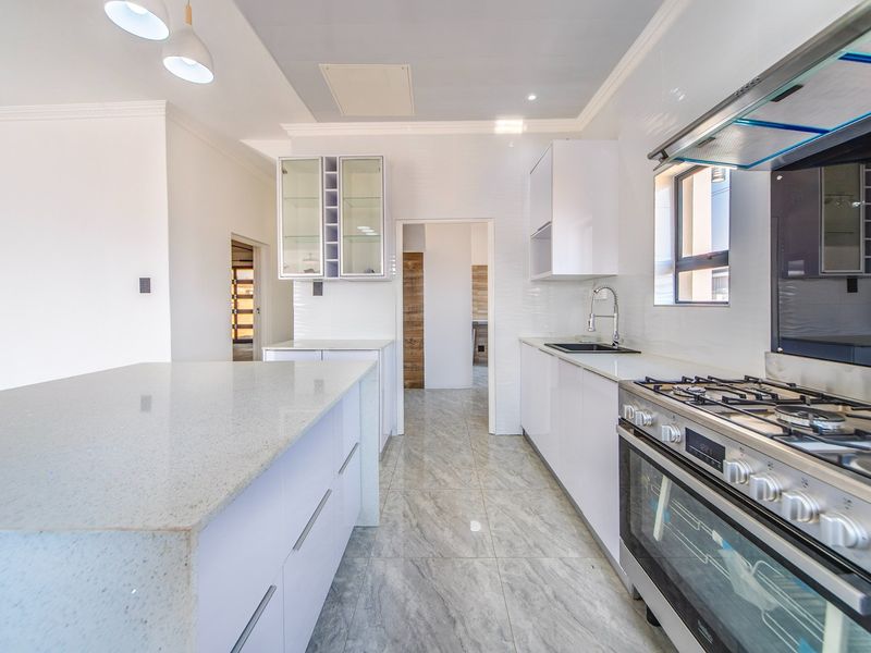 Brand New Build - In a cul de sac, next door to the park - Photo 10