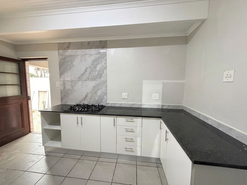 Three Bedroom Townhouse for Rent in Panorama - Photo 8