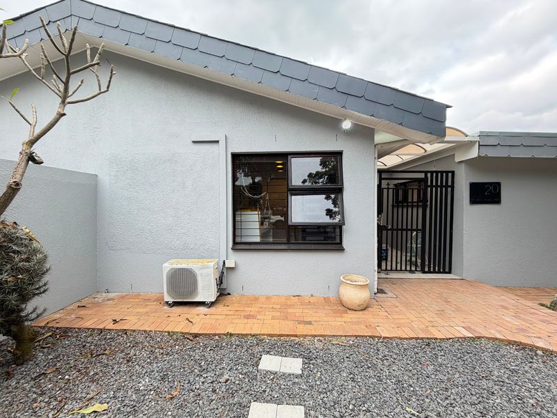 Three Bedroom Townhouse for Rent in Panorama - Photo 4