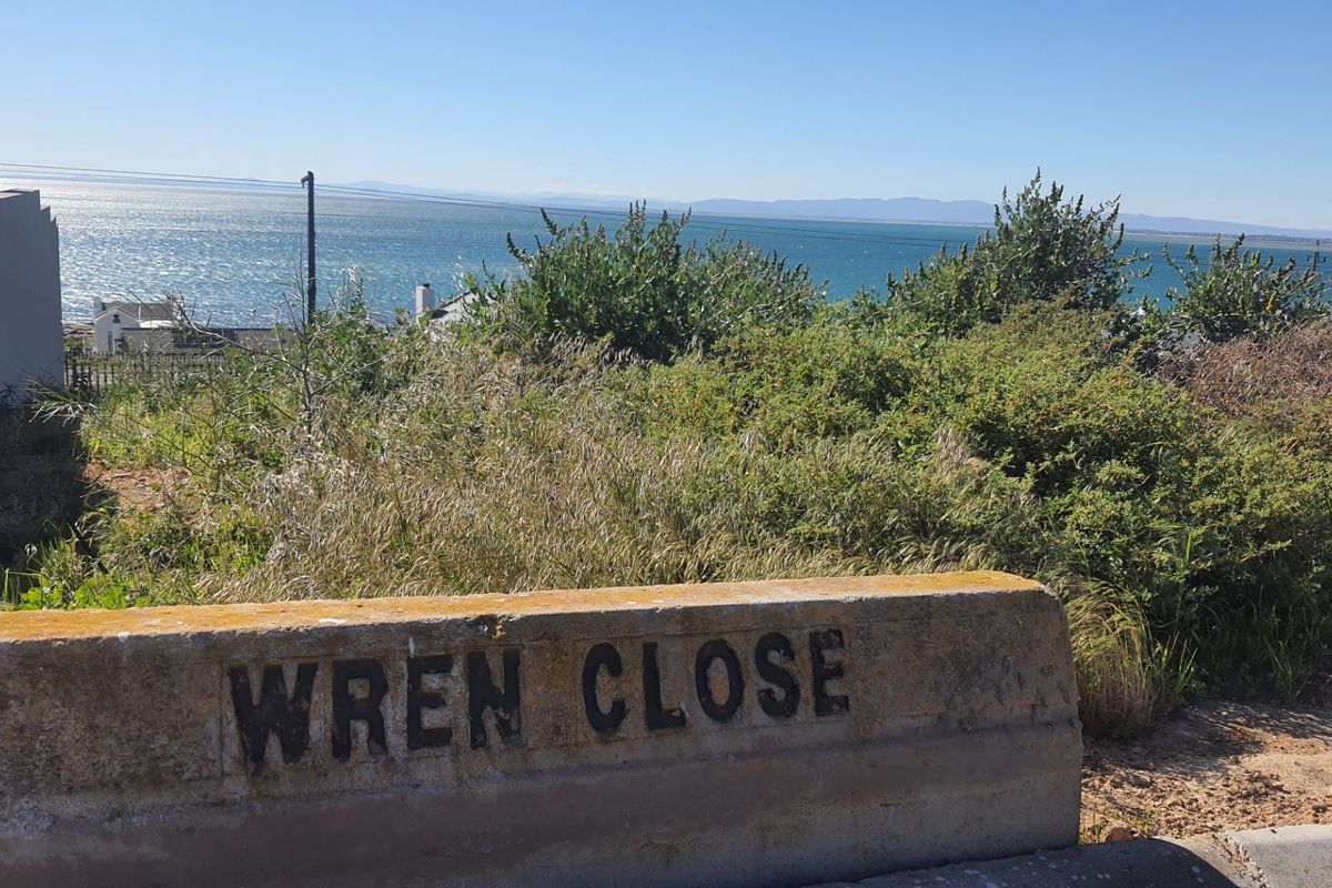 A view of the coastal landscape and ocean from the Wren Close residential area.