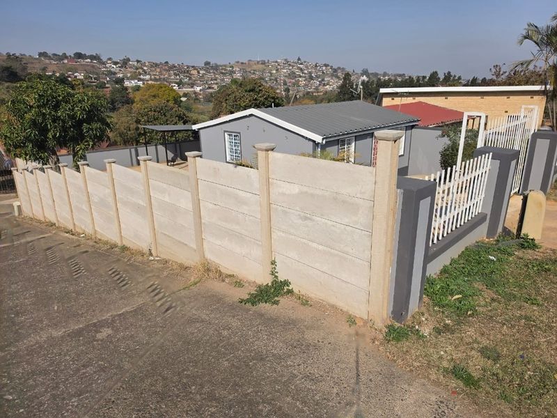 RENOVATED and MOVE-IN READY! Stylish 2-bed starter home with modern kitchen, great location! - Photo 7