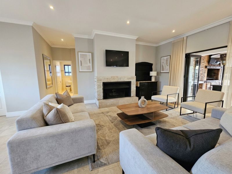 FOR SALE | 5 Bedroom Family Home in Deo Gracia Estate, Kuils River - Photo 3
