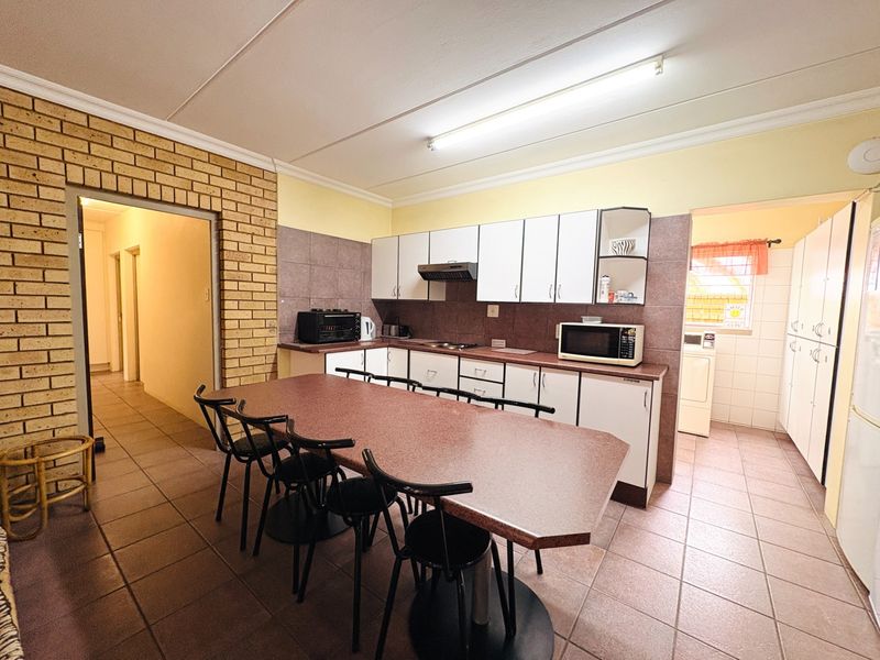 16 Bedroom Apartment Building For sale in Die Hoewes - Photo 6