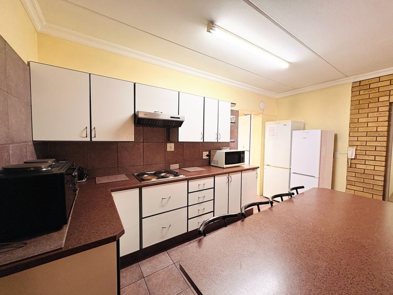 16 Bedroom Apartment Building For sale in Die Hoewes - Photo 9