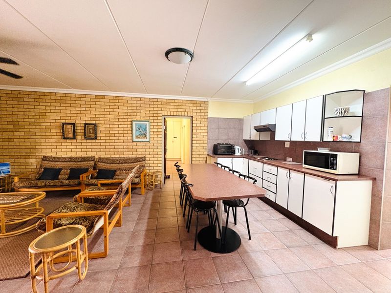 16 Bedroom Apartment Building For sale in Die Hoewes - Photo 8