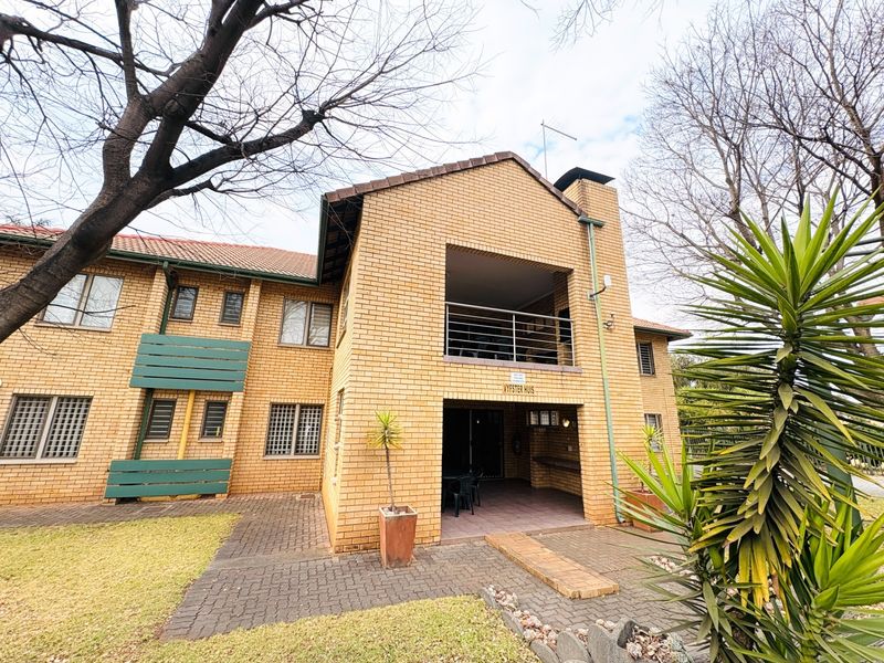 16 Bedroom Apartment Building For sale in Die Hoewes - Photo 2