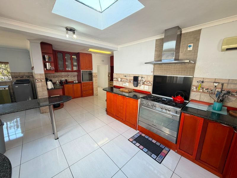 Space, Sunshine and Endless Family Potential in River Club - Photo 10