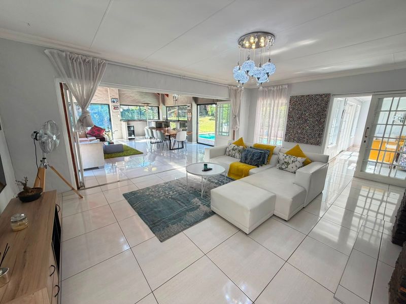 Space, Sunshine and Endless Family Potential in River Club - Photo 8