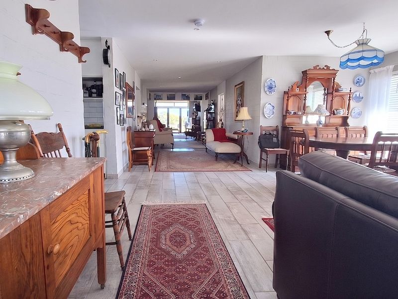 Elegant Single-Storey on the Golf Course - Ideal for Retirement - Photo 4