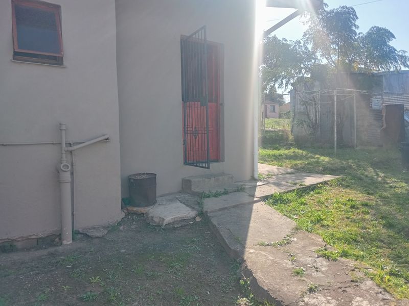 2-Bedroom Home In Mdantsane with Double Garage - Photo 2
